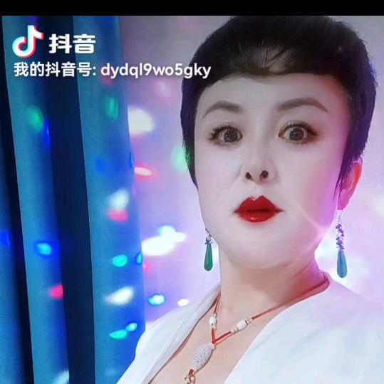 黑暗中的光明。