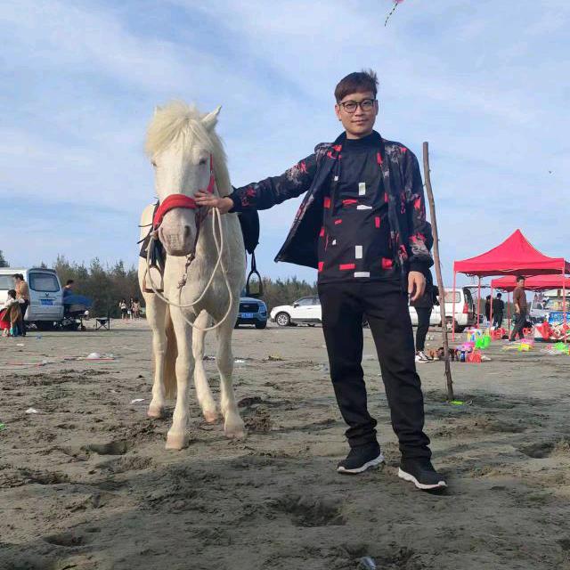 陆丰浩兄