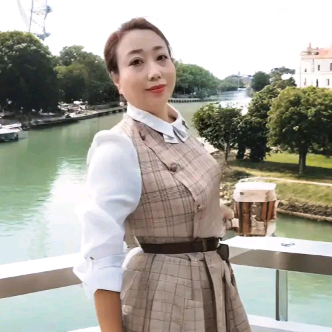 依云💕怎么开心怎么过 🐉🔒🍎🍎