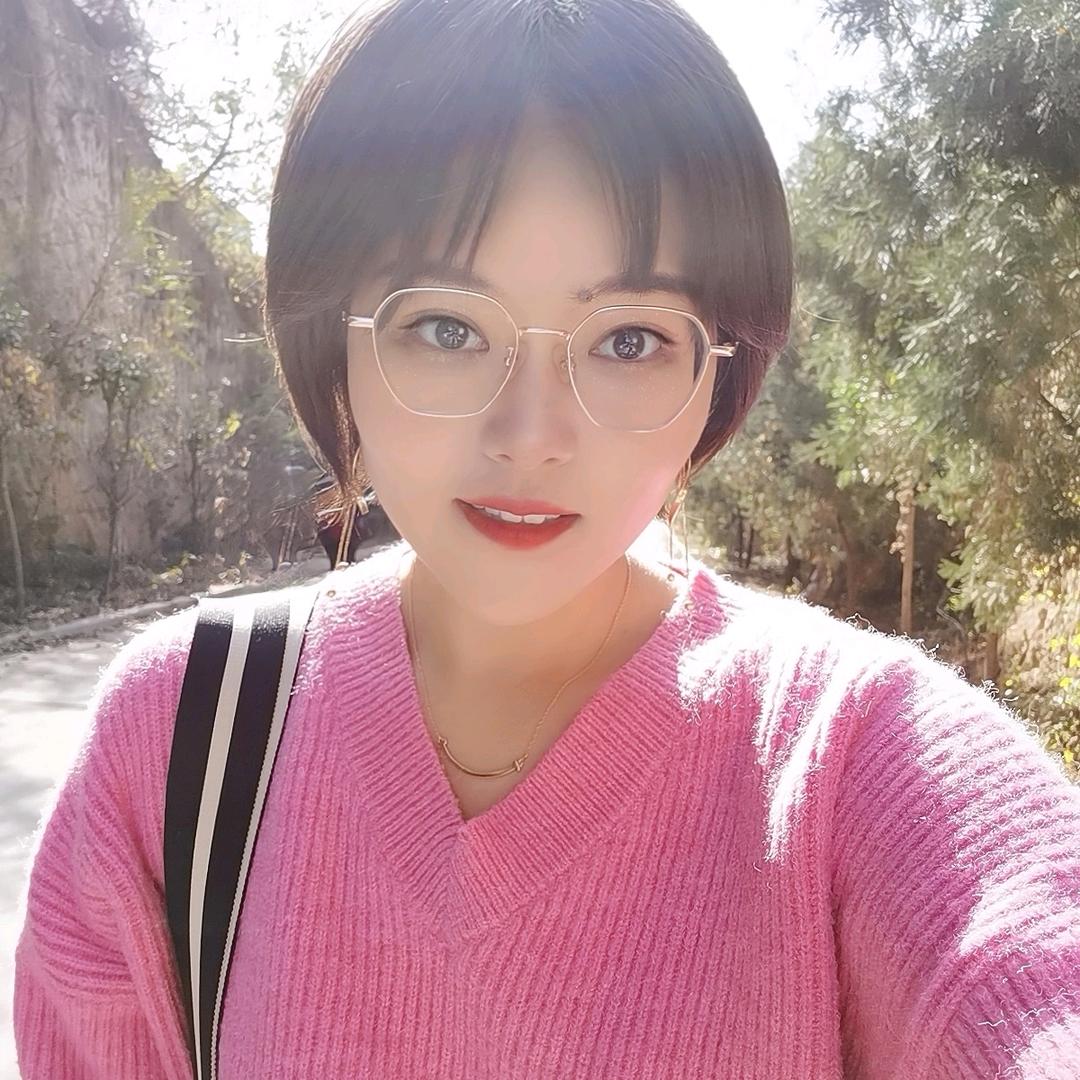 Yona Lee❤️💕