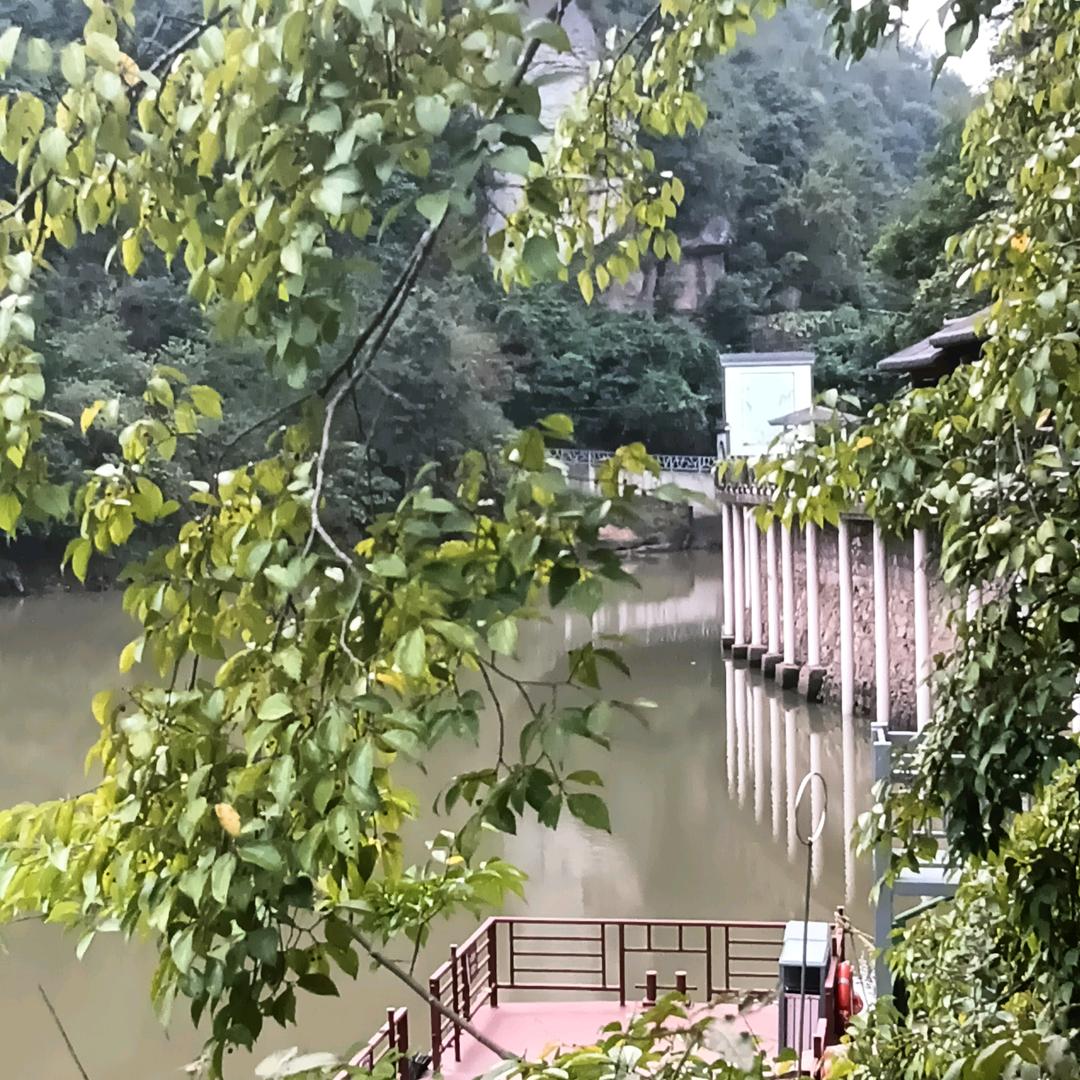 爱搭不李
