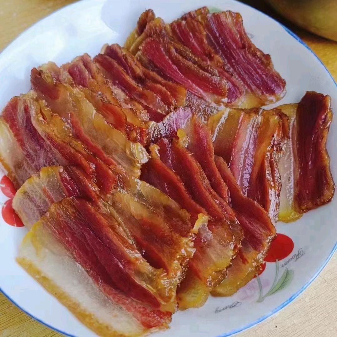 亮哥，是陕西的腊肉，香肠，土特产