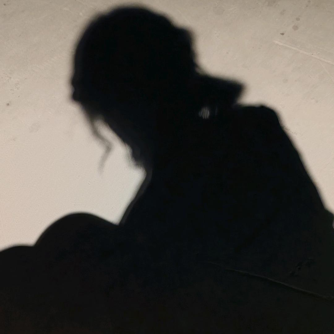 依一