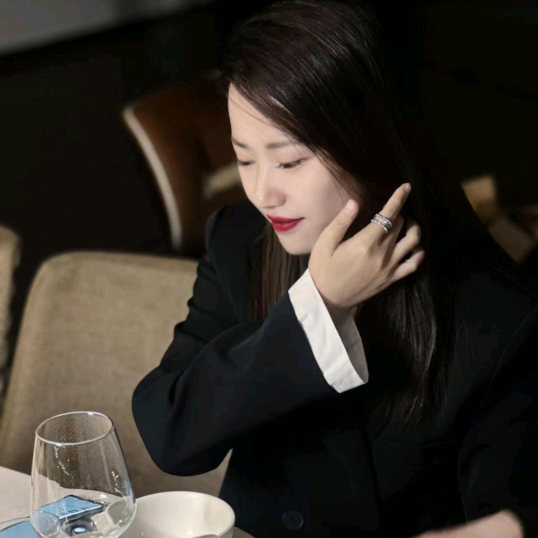 彤  -