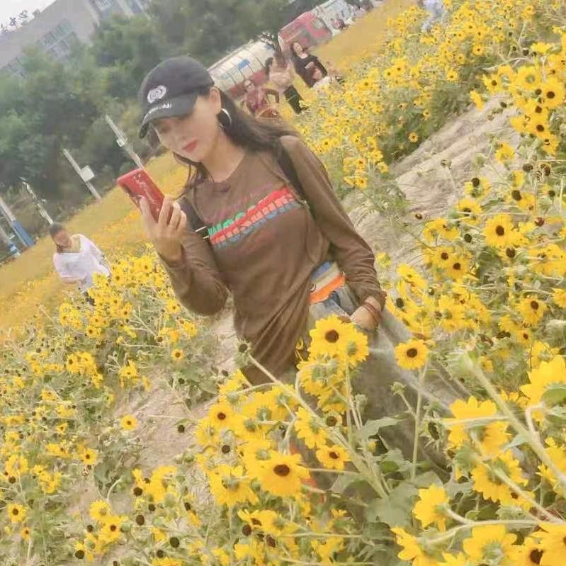 爱曳舞的容儿