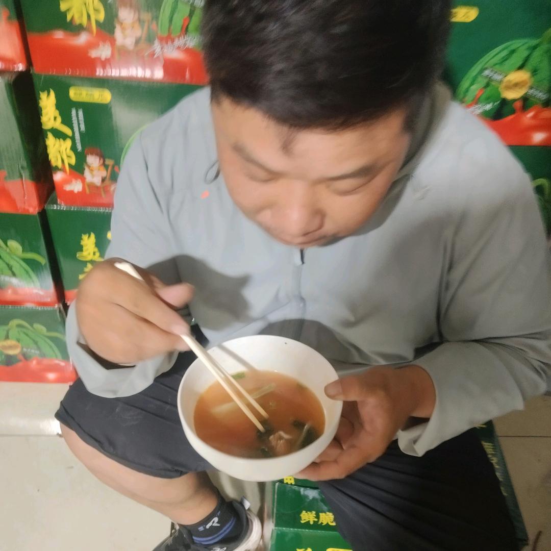 《小魏》供应全国果蔬