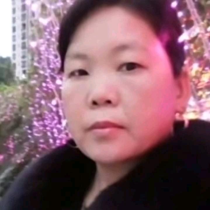 何姐