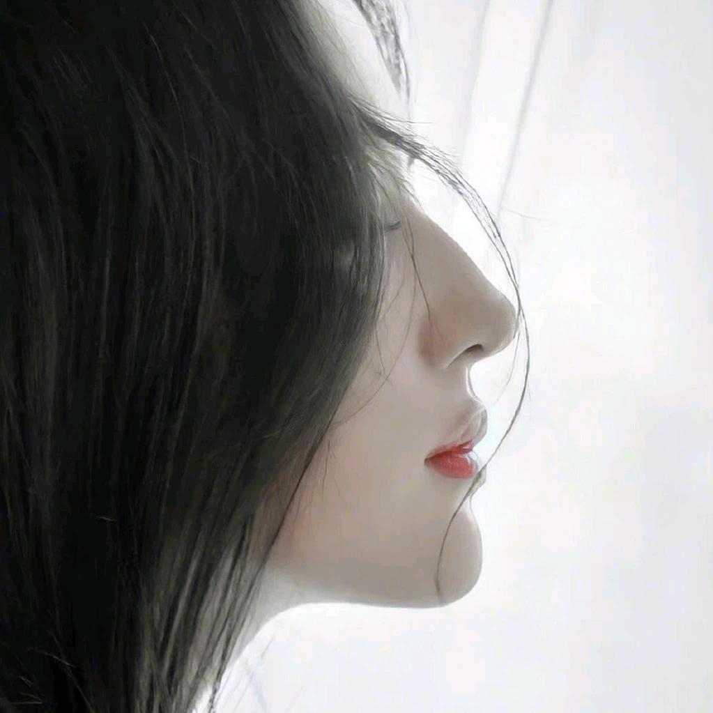 卖蛙火锅的小姐姐