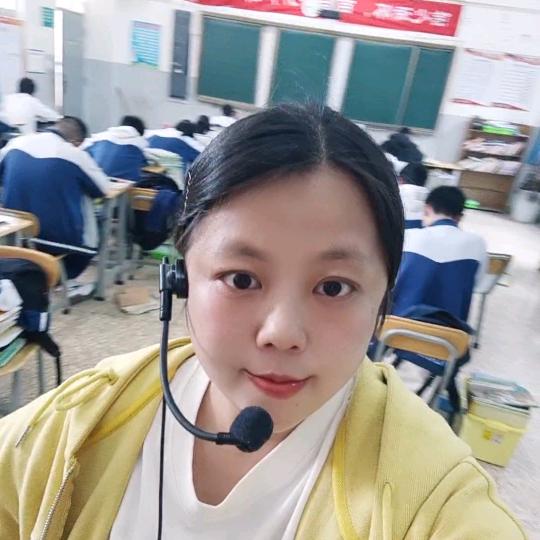 教语文的周旺旺