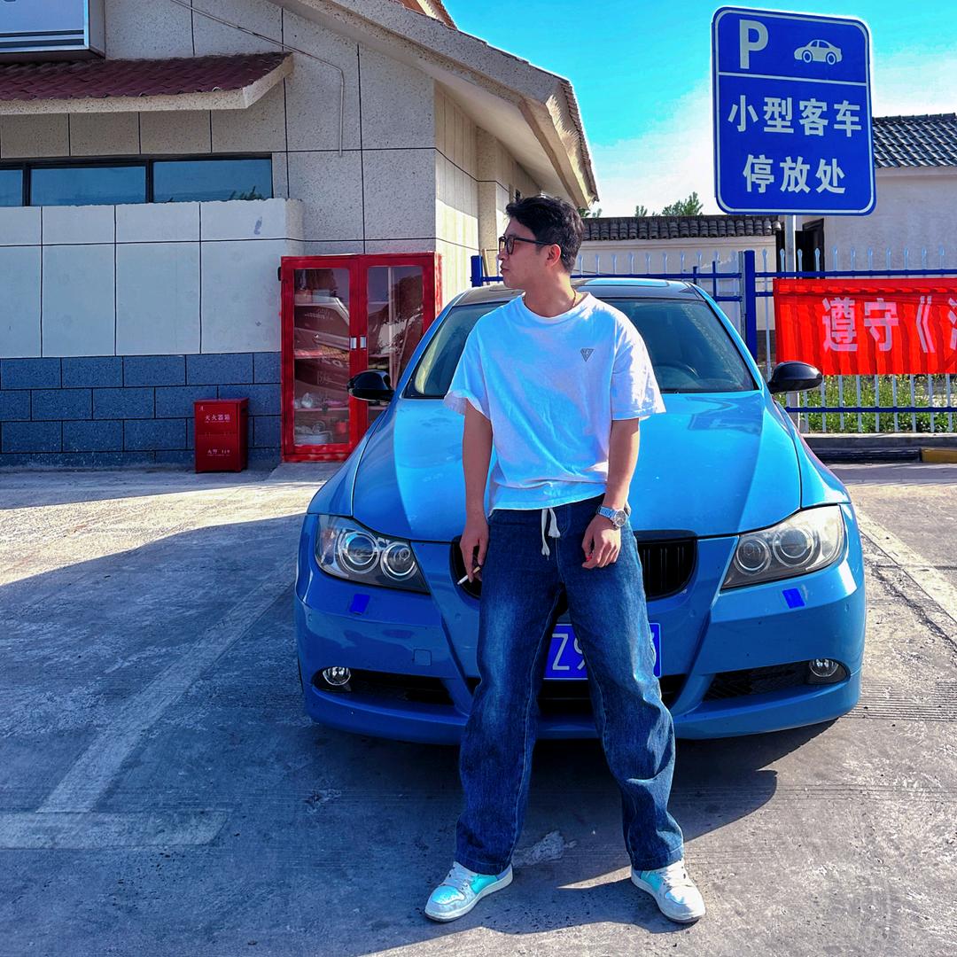 小新不会压弯.