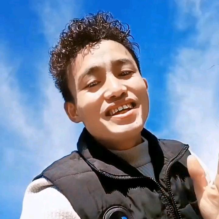 网红伦哥