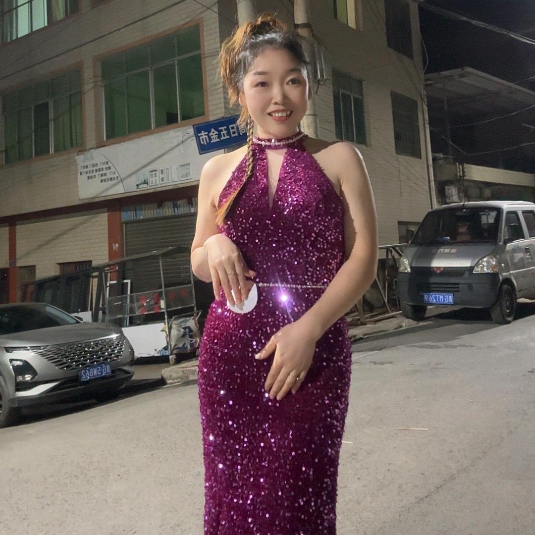 关岭丽丽服装2