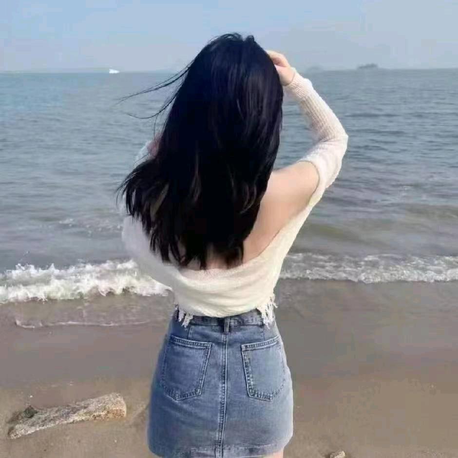 莉莉  。  梅