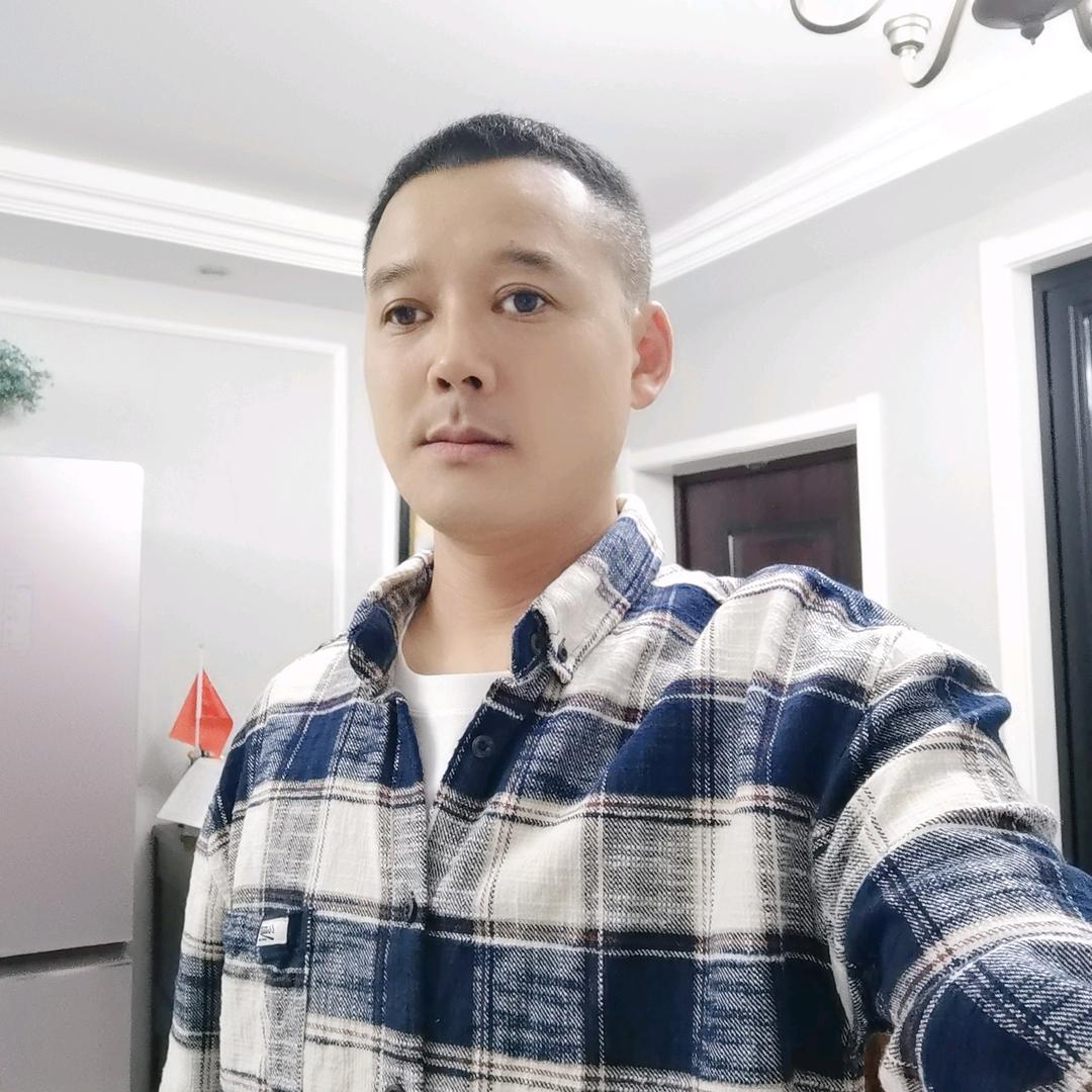 圆宇二手货车珊咚汽车
