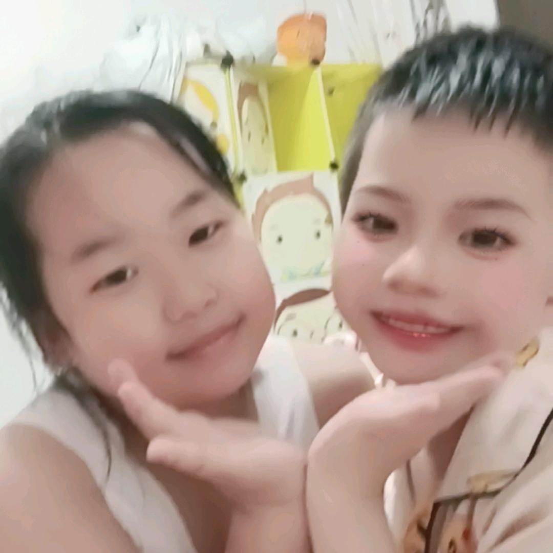 凡凡萱萱爱跳舞