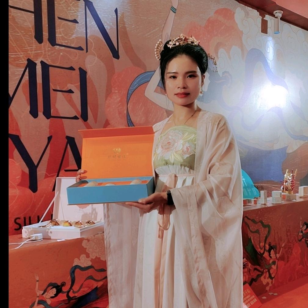 靓密码美容美体杨丹丹