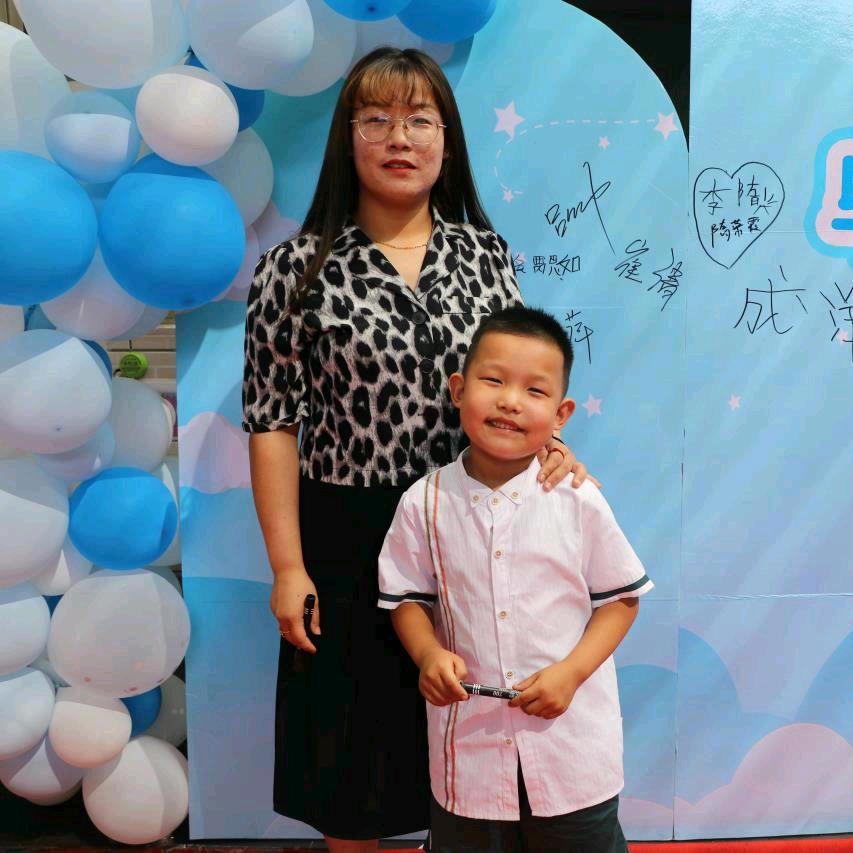 龙潭小两口过桥米线