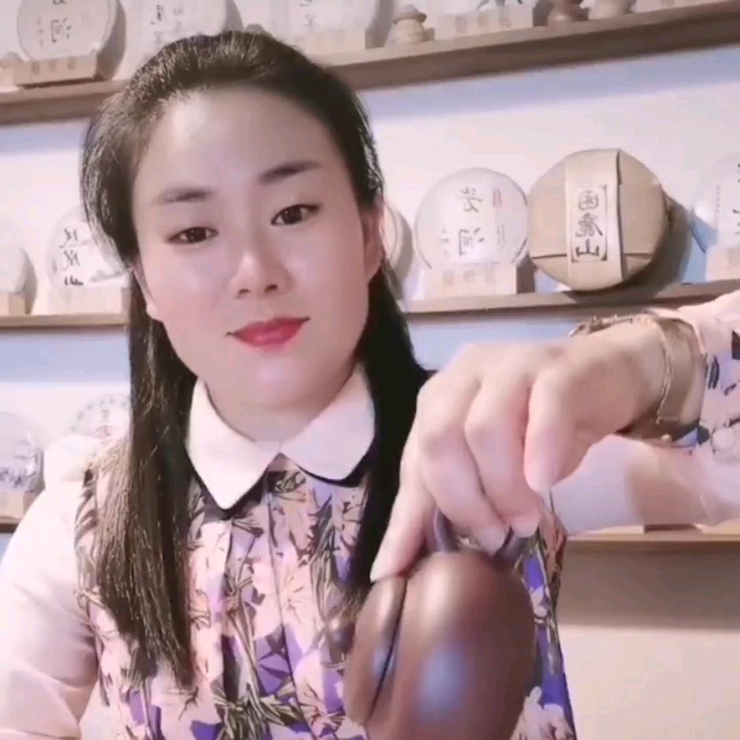 陈娟娟.困鹿山.摆尾箐古树茶.野生蜂蜜