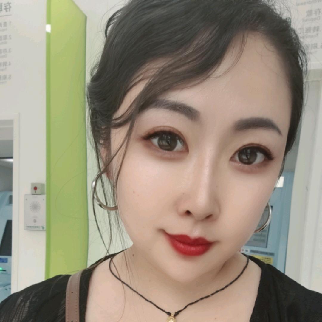 腰缠万贯陈女士