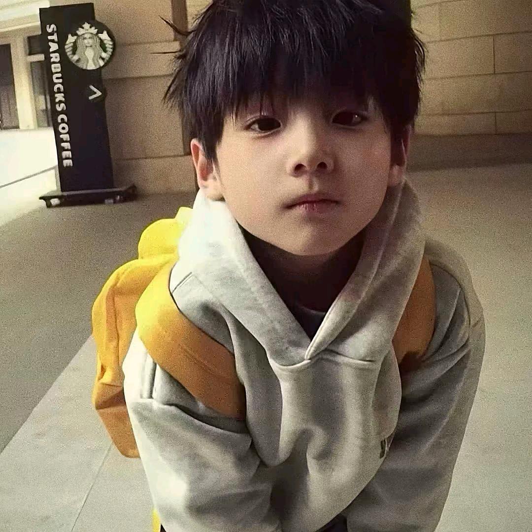 18岁帅气男主角