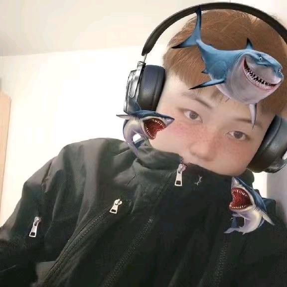 🫥
