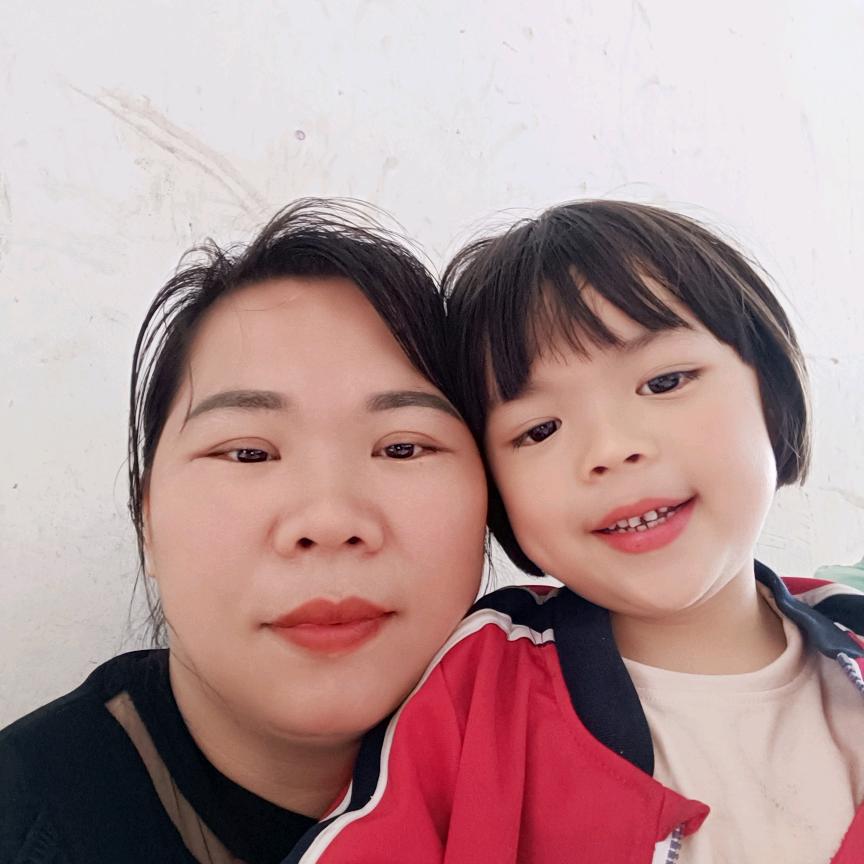 小不点开心就好