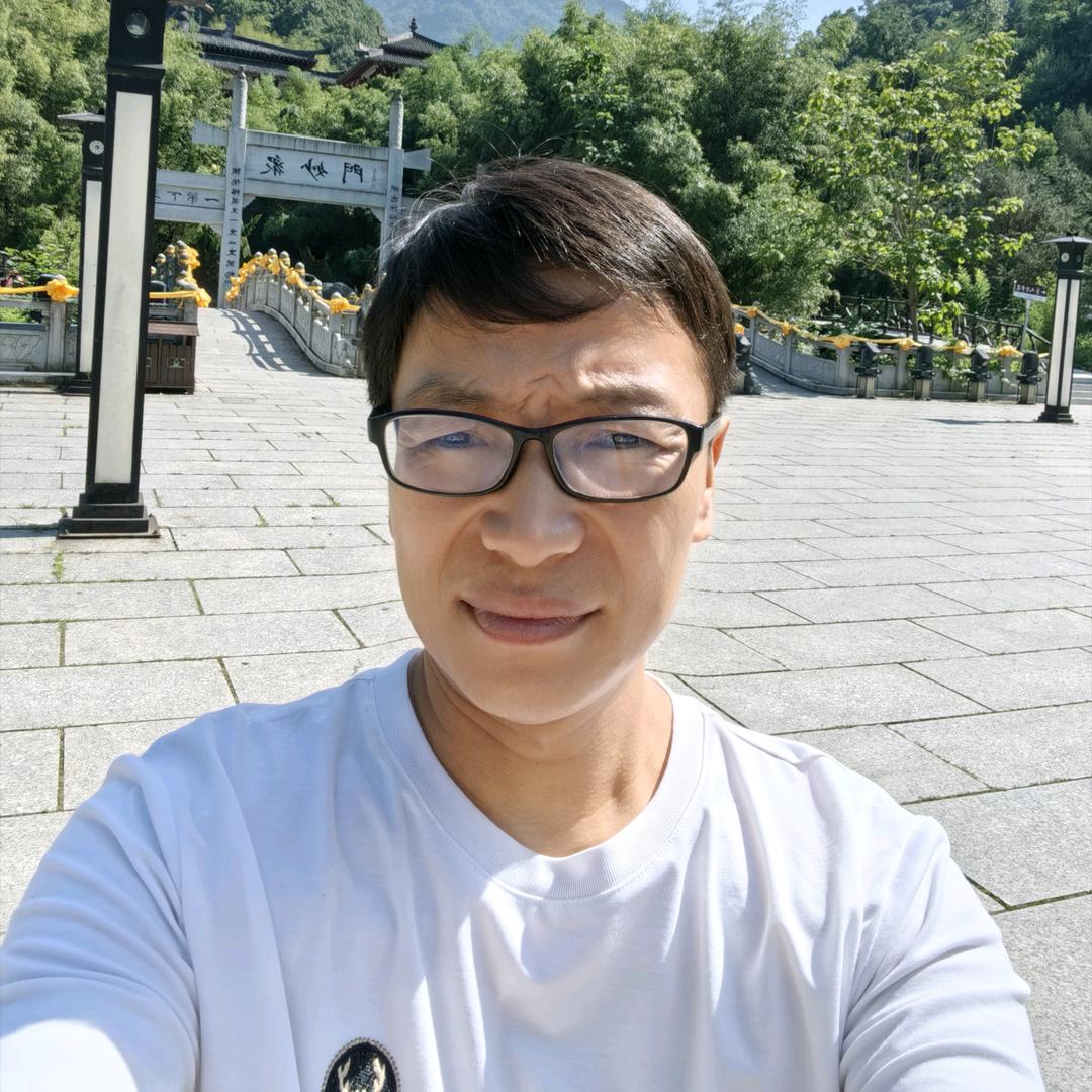 爱说实话的老郑