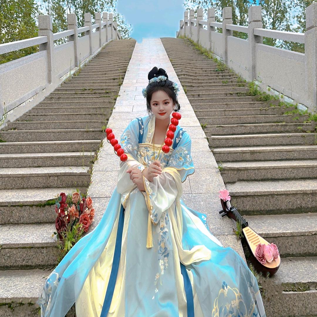 欣欣