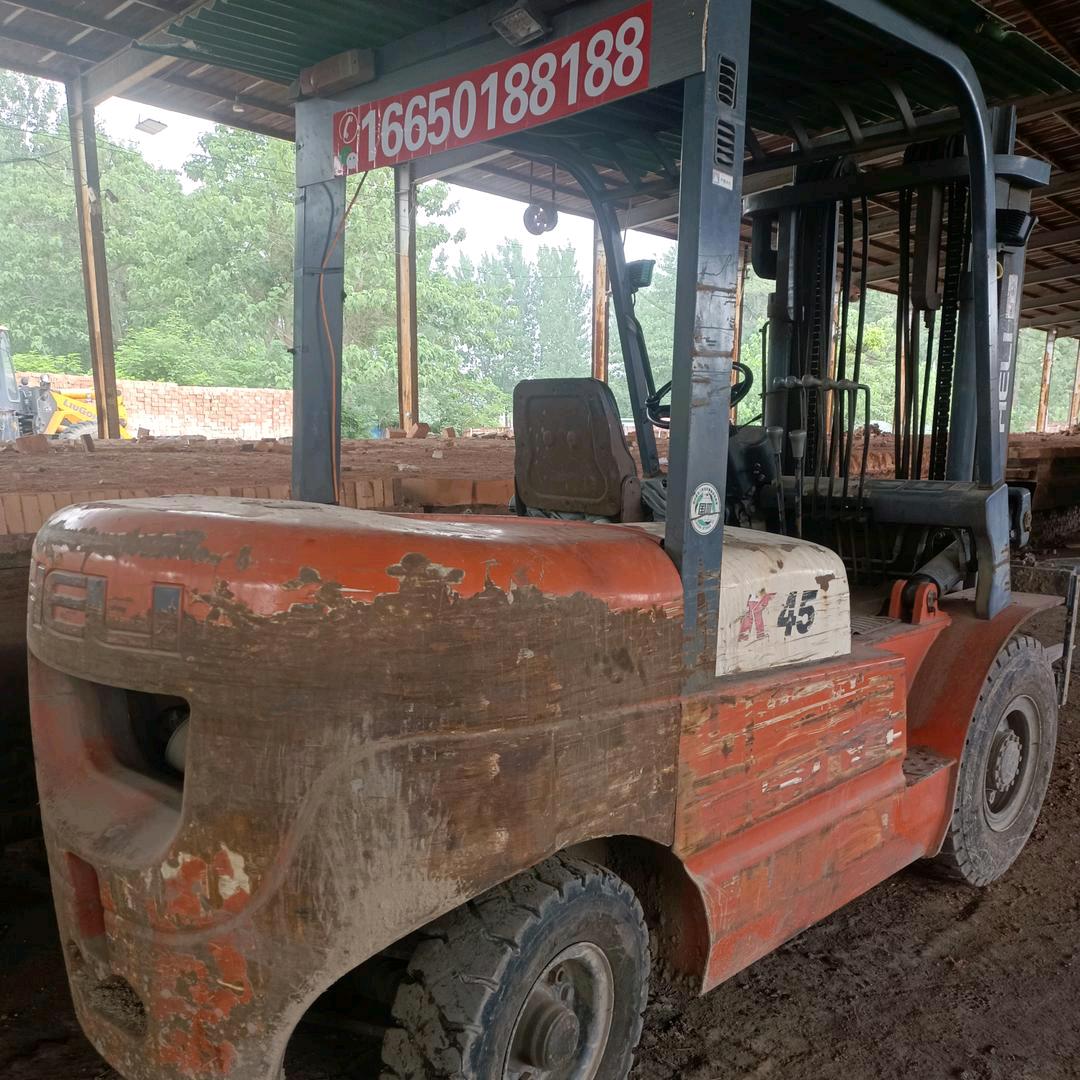销售小红砖，叉车出租