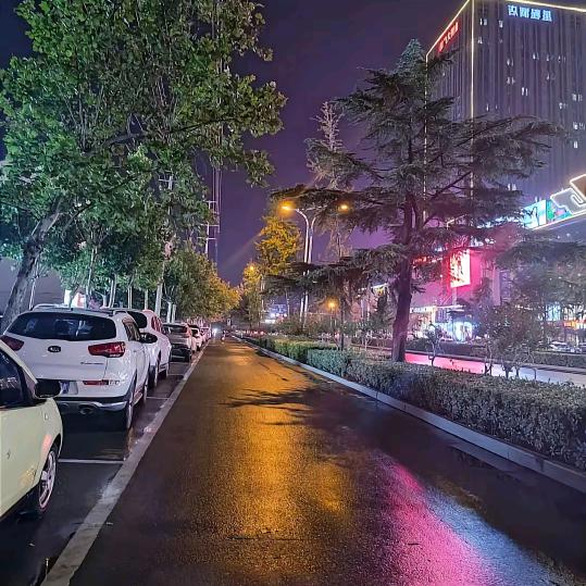 向钱冲，向后赚