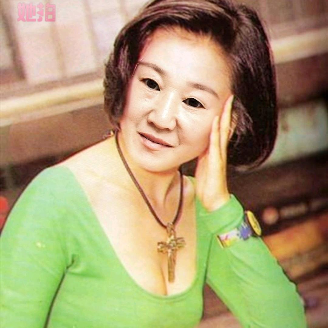 上官彩虹