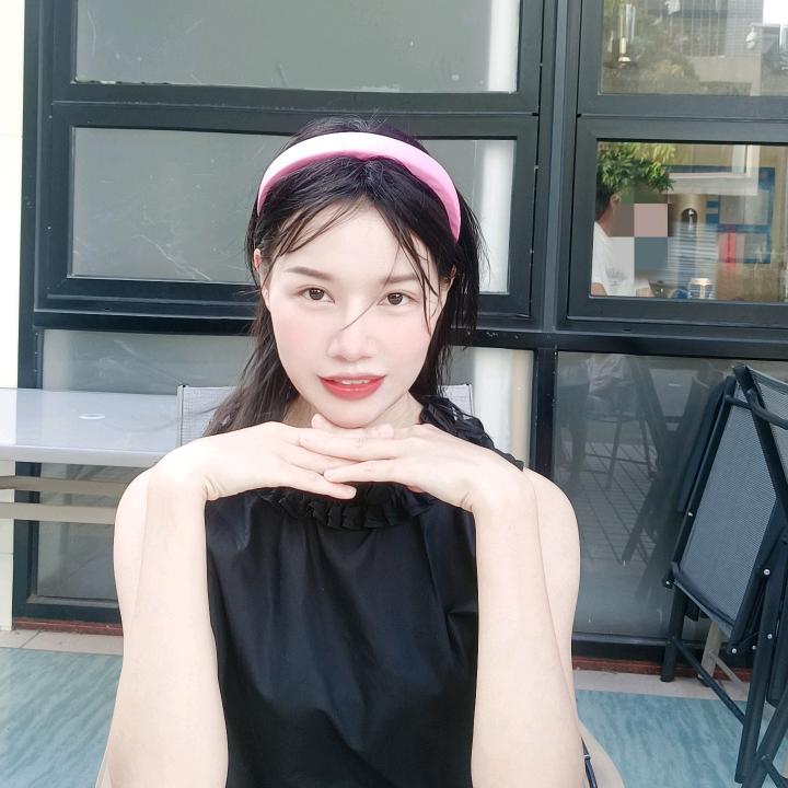 吴川化妆师敏敏