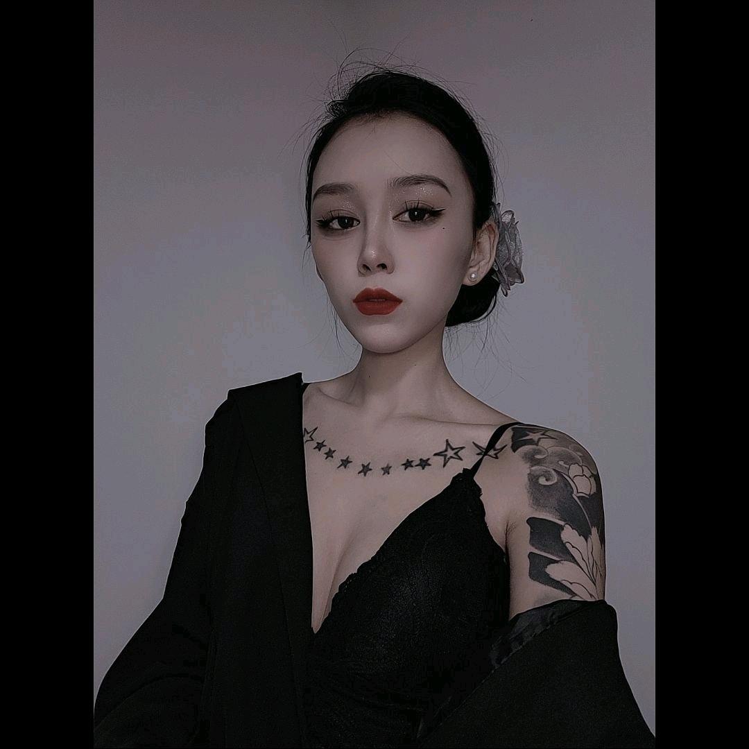 九儿  goddess