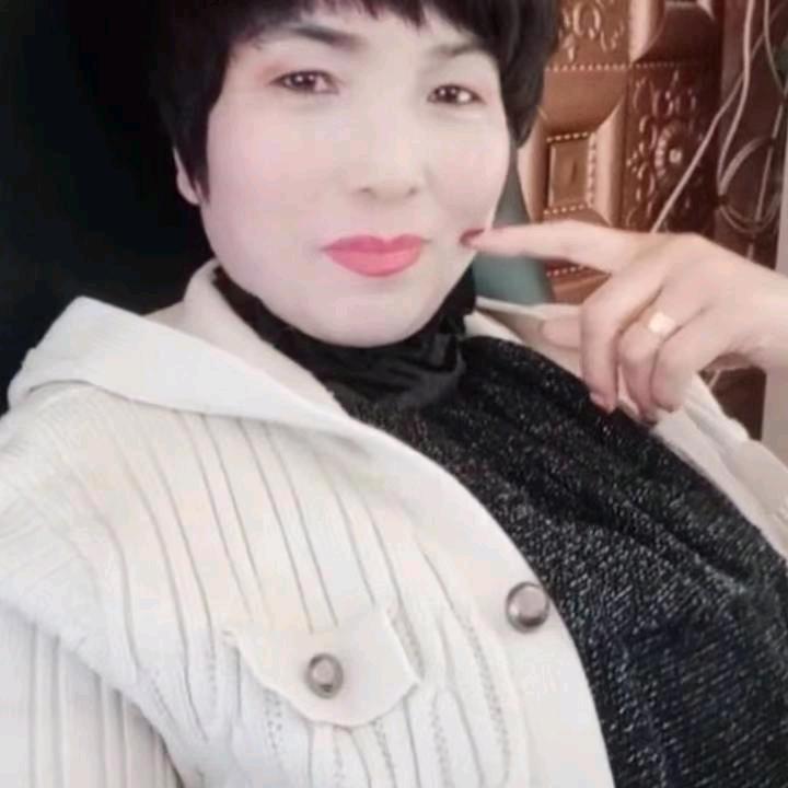 樰花飘飘每天早上𡿨七点五十）开播