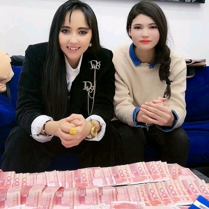 穆嗨+nayihan 合伙人