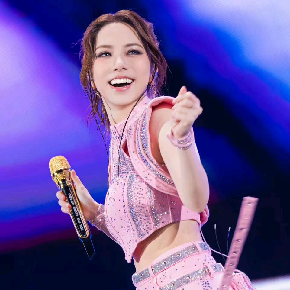 杨小耶✌️🌴🦀🐷🐇🐅