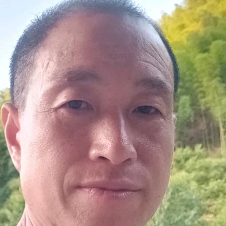 默默哥