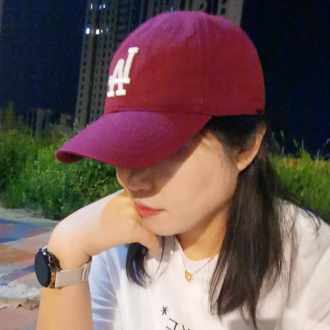 菲菲.