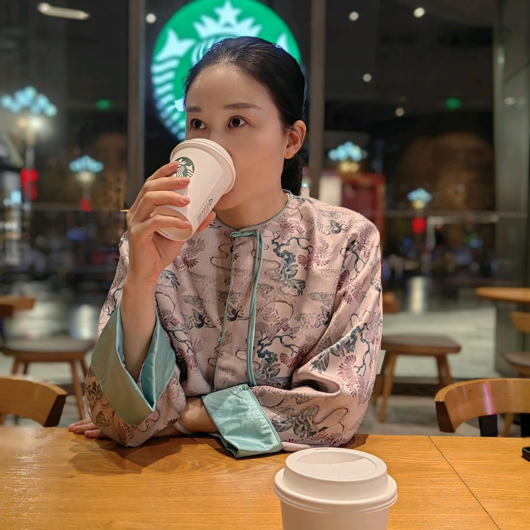 小富婆菡谌百货