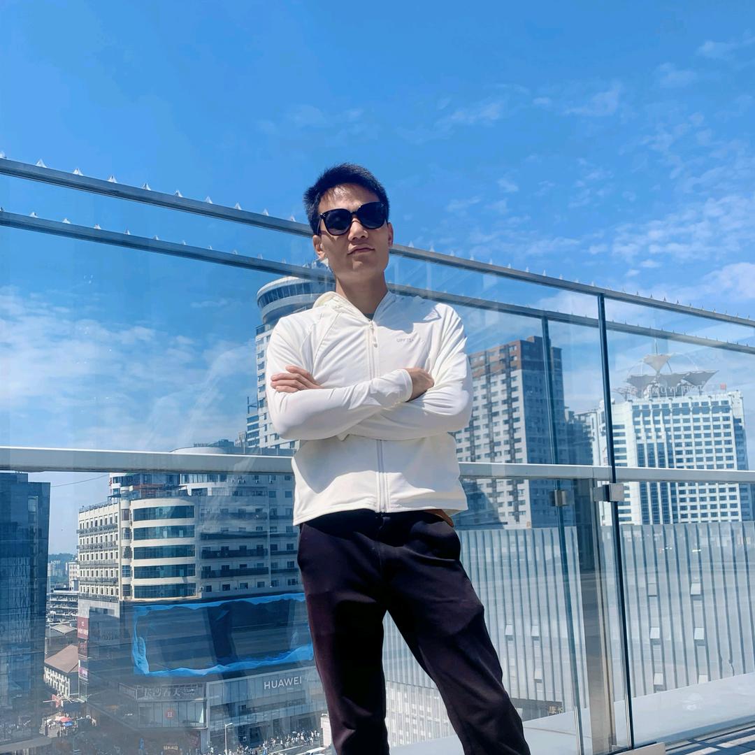 湖南乡村小何（95后）