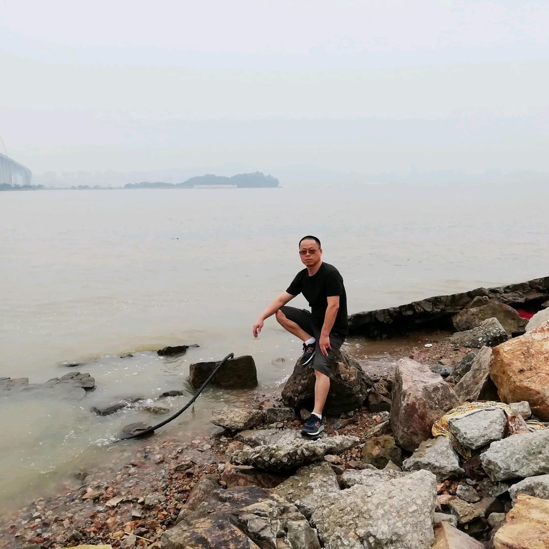 四歌人狠话不多