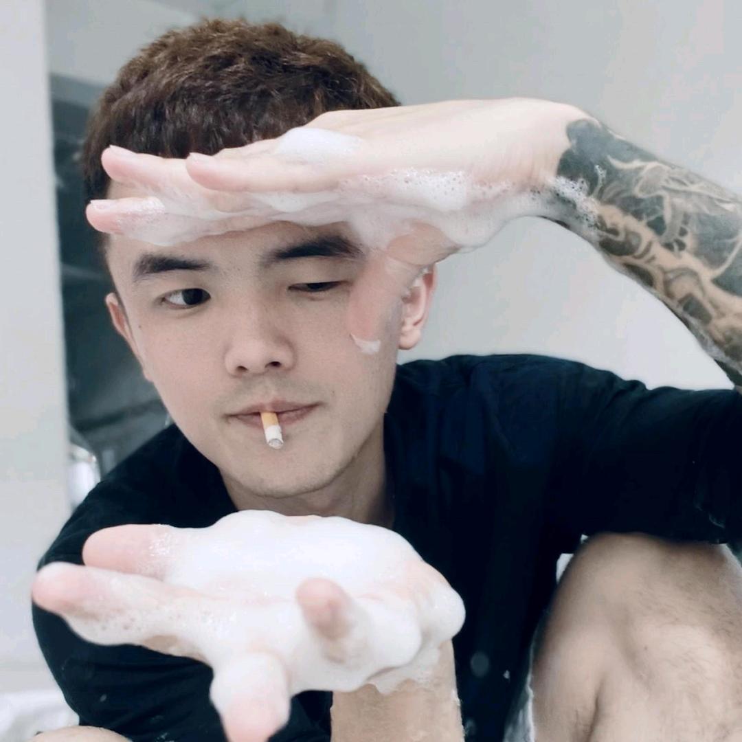 满眼故事的小张