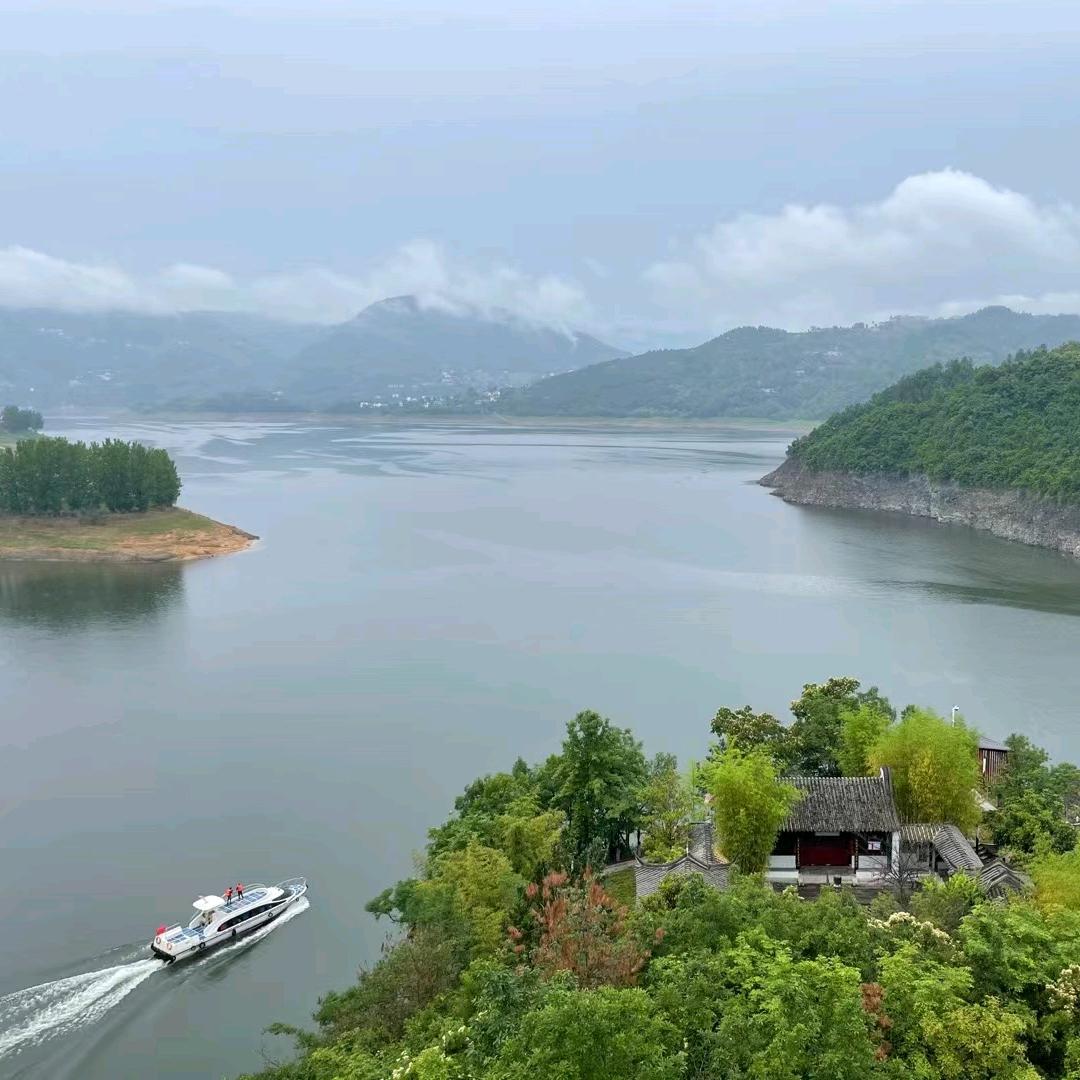 努力做装修的小张