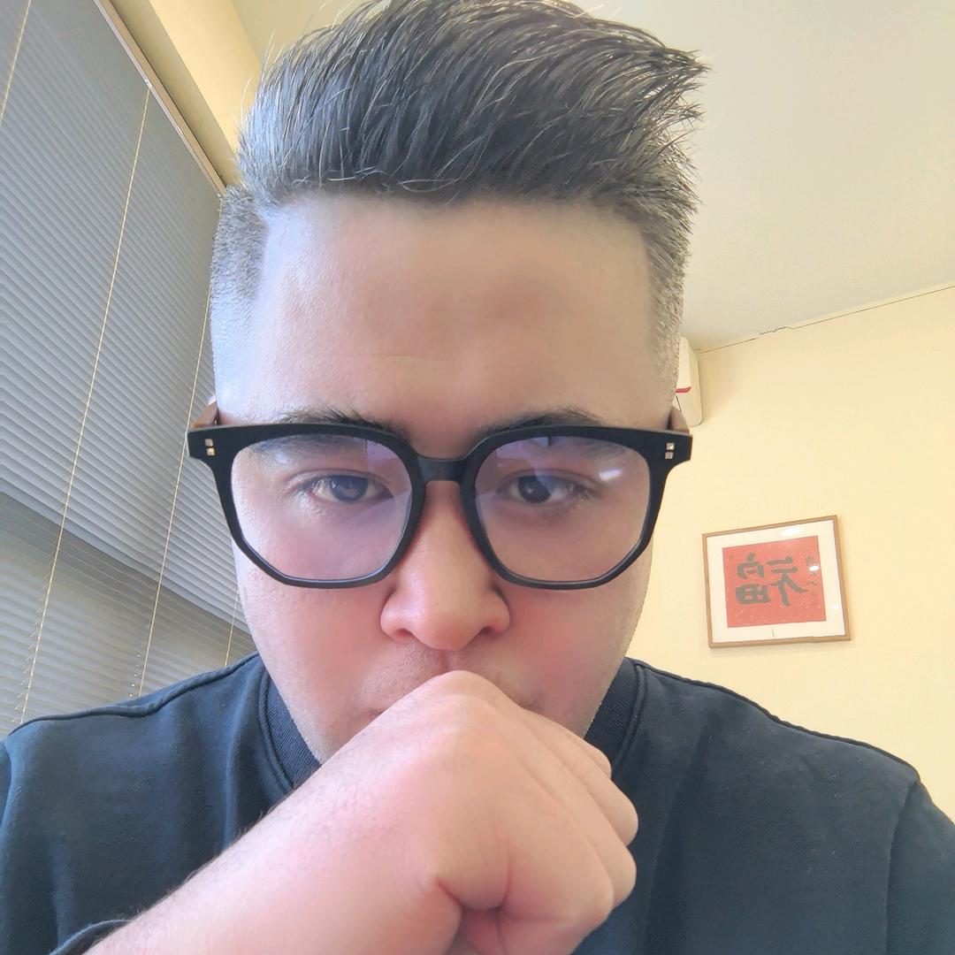 飞︿(￣︶￣)︿