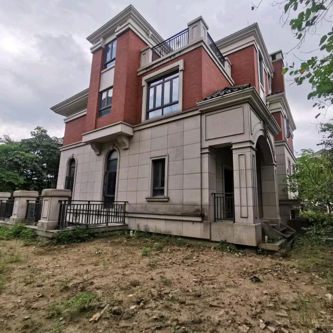 在漳州像我这么帅的中介还有四个