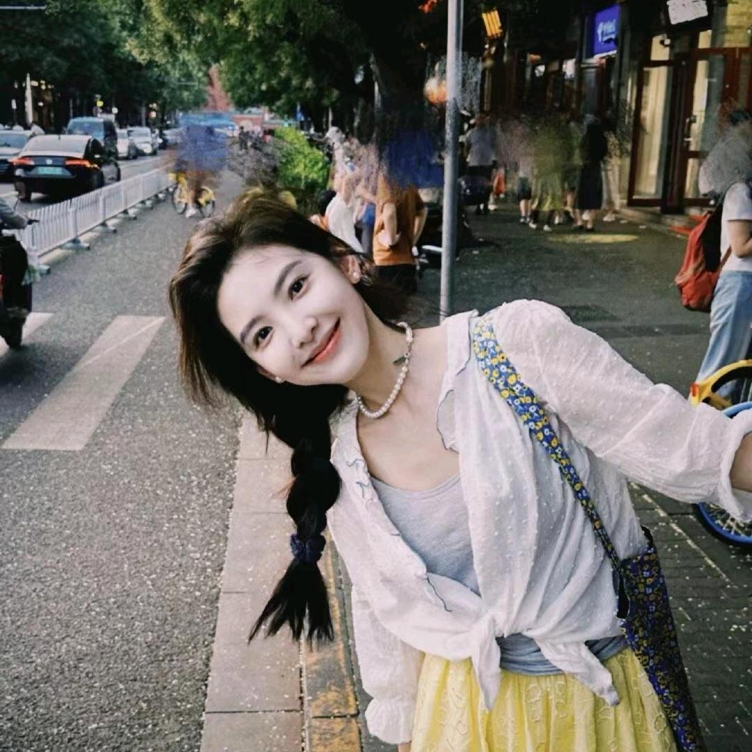 大理银行董小姐
