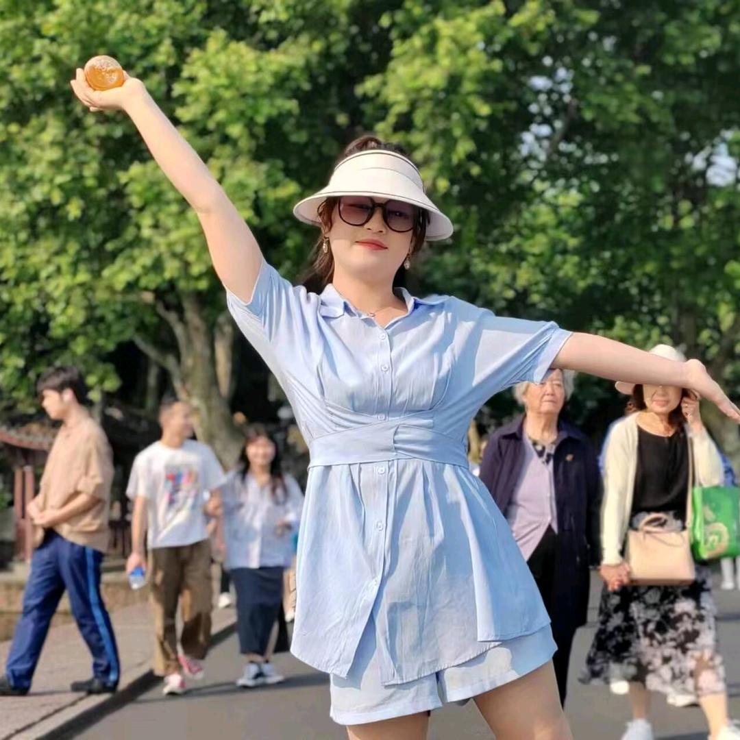 小懒懒❤️爱吃喝玩乐