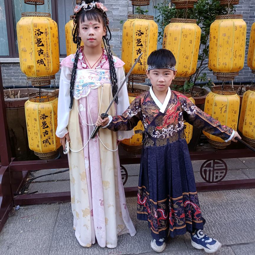 丿东