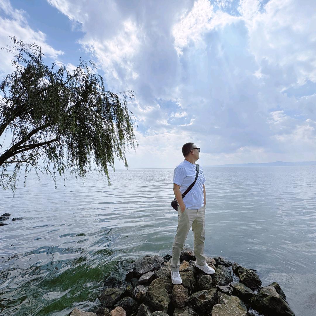 川越机械.肖先森（岩石冷开劈裂机）