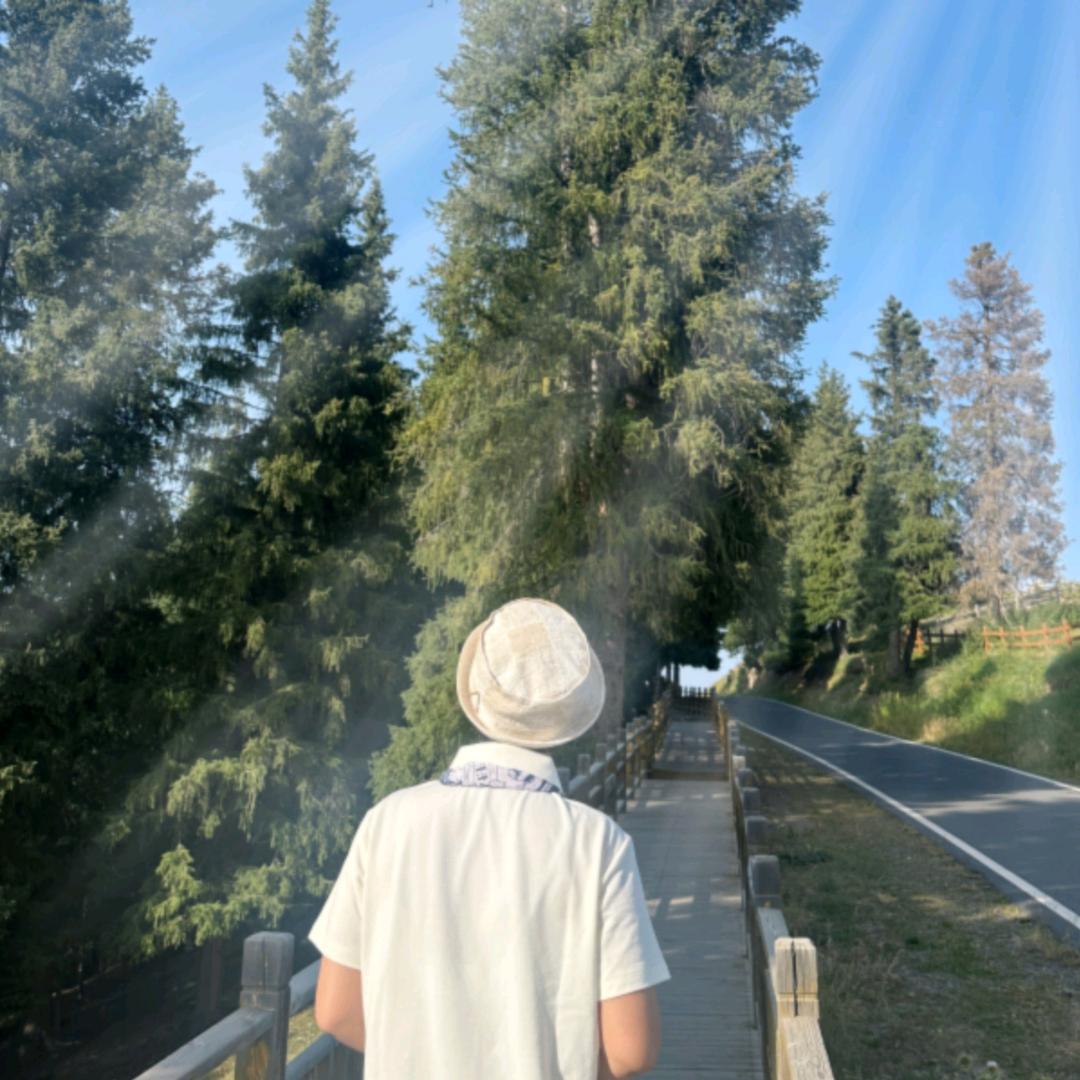 “日月当空酷”.